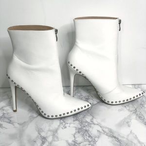 [Like New] White booties with embellishments